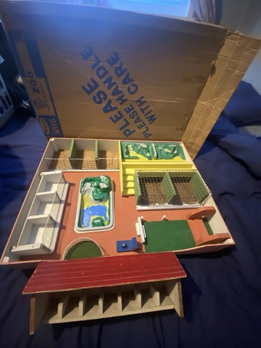 Vintage classic toys zoo - classic,