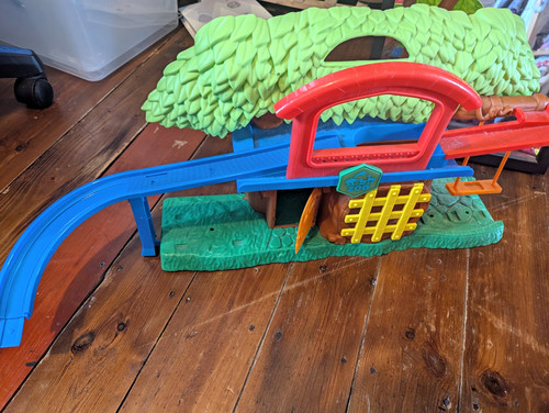 Interactive zoo treehouse - bm,