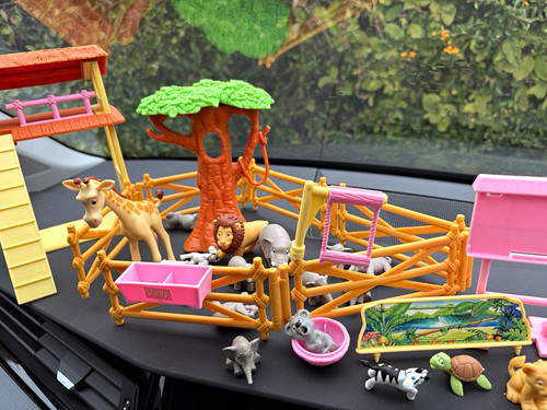 Vintage shelly zoo animal - zoo,
